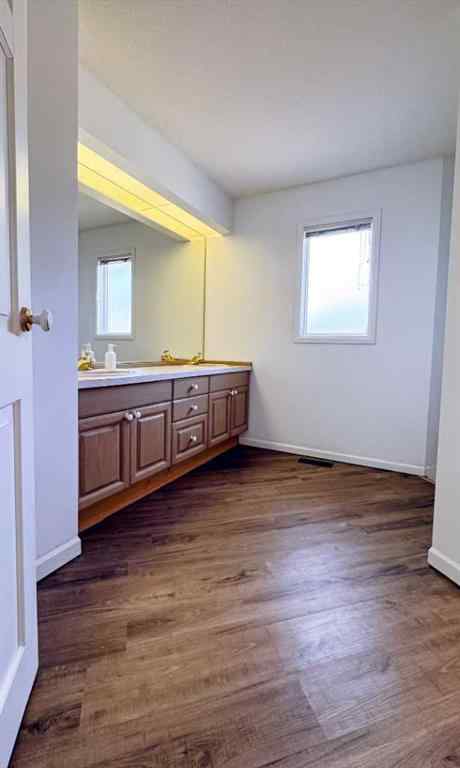 MLS® A2260998 - 10010 89 Street NW in The Pines Peace River, Residential