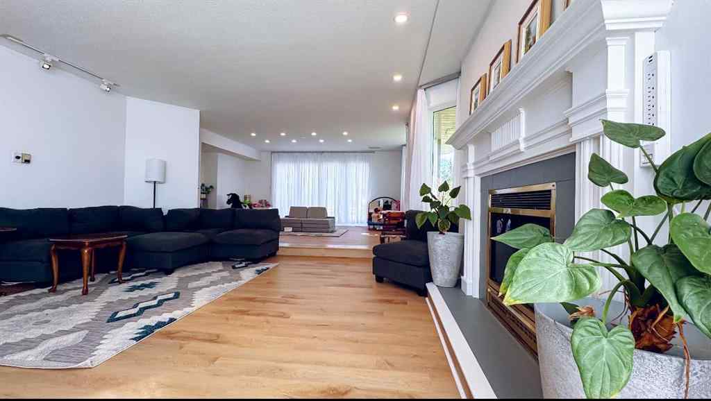 MLS® A2260998 - 10010 89 Street NW in The Pines Peace River, Residential