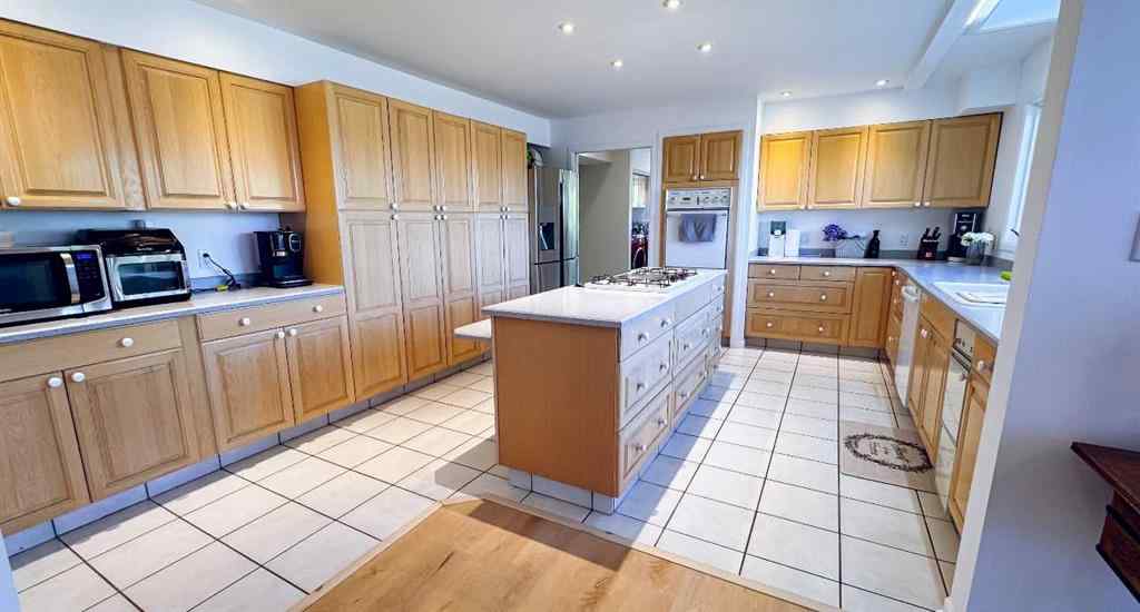 MLS® A2260998 - 10010 89 Street NW in The Pines Peace River, Residential