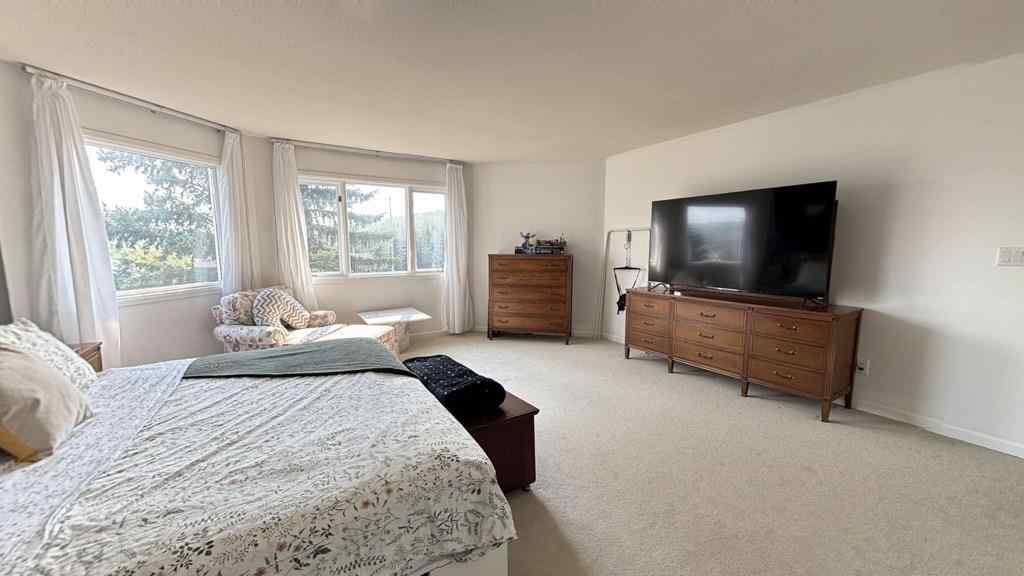 MLS® A2260998 - 10010 89 Street NW in The Pines Peace River, Residential