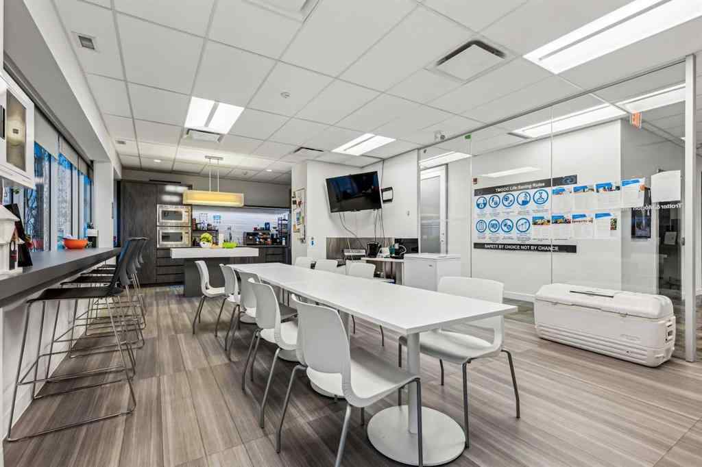 MLS® A2261007 - 5799 3 Street SE in Manchester Industrial Calgary, Commercial