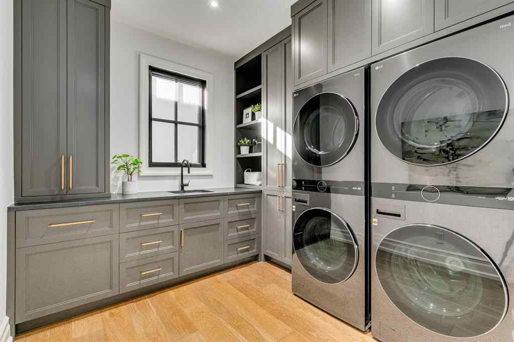 MLS® A2261008 - 109 Roxboro Road SW in Roxboro Calgary, Residential