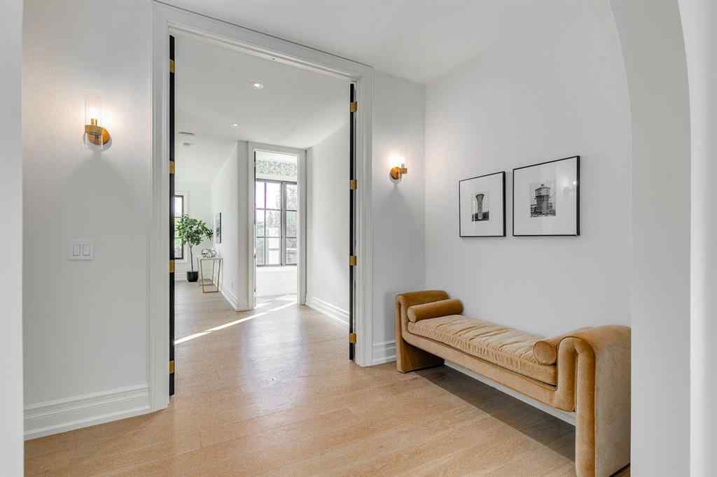 MLS® A2261008 - 109 Roxboro Road SW in Roxboro Calgary, Residential