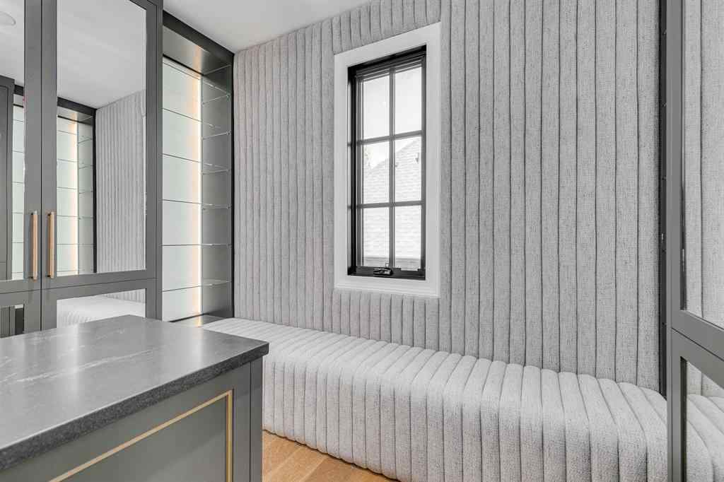 MLS® A2261008 - 109 Roxboro Road SW in Roxboro Calgary, Residential