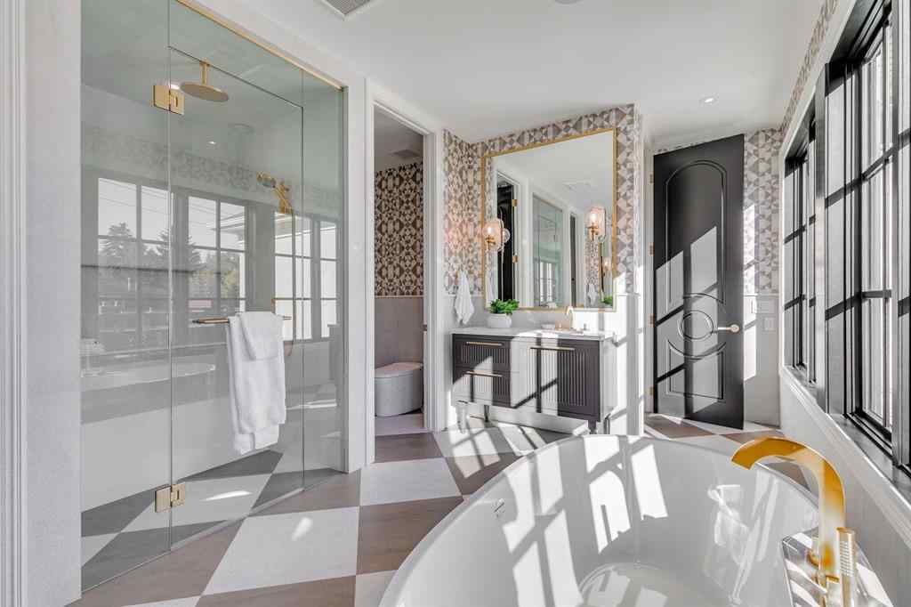 MLS® A2261008 - 109 Roxboro Road SW in Roxboro Calgary, Residential