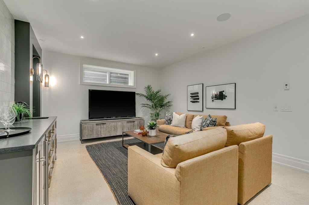 MLS® A2261008 - 109 Roxboro Road SW in Roxboro Calgary, Residential