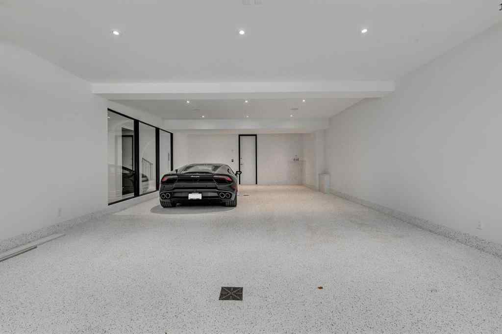 MLS® A2261008 - 109 Roxboro Road SW in Roxboro Calgary, Residential