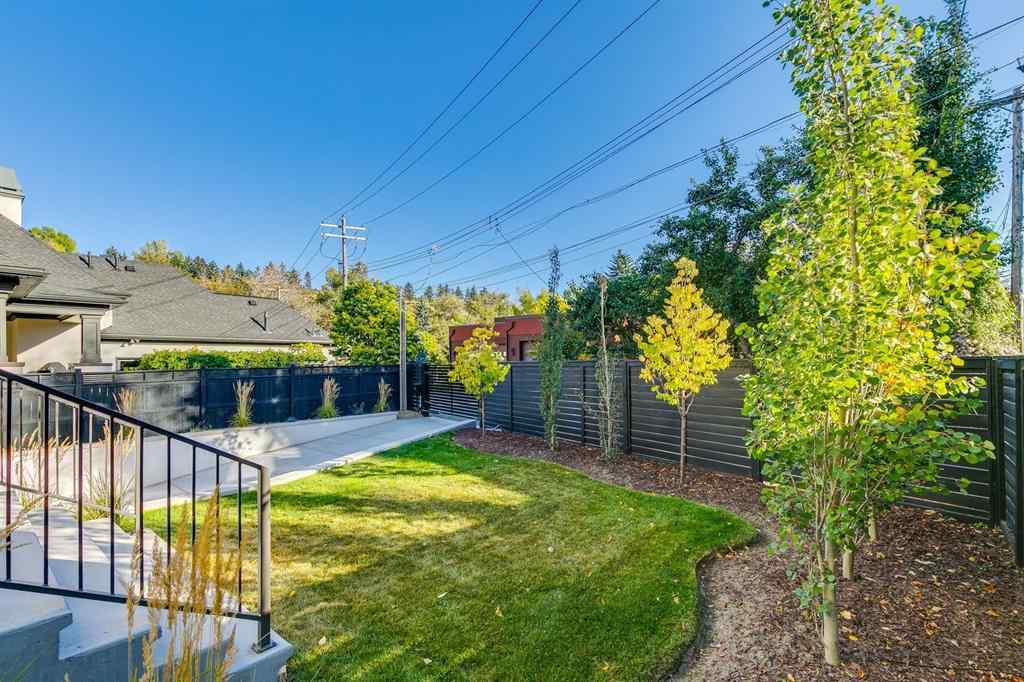 MLS® A2261008 - 109 Roxboro Road SW in Roxboro Calgary, Residential