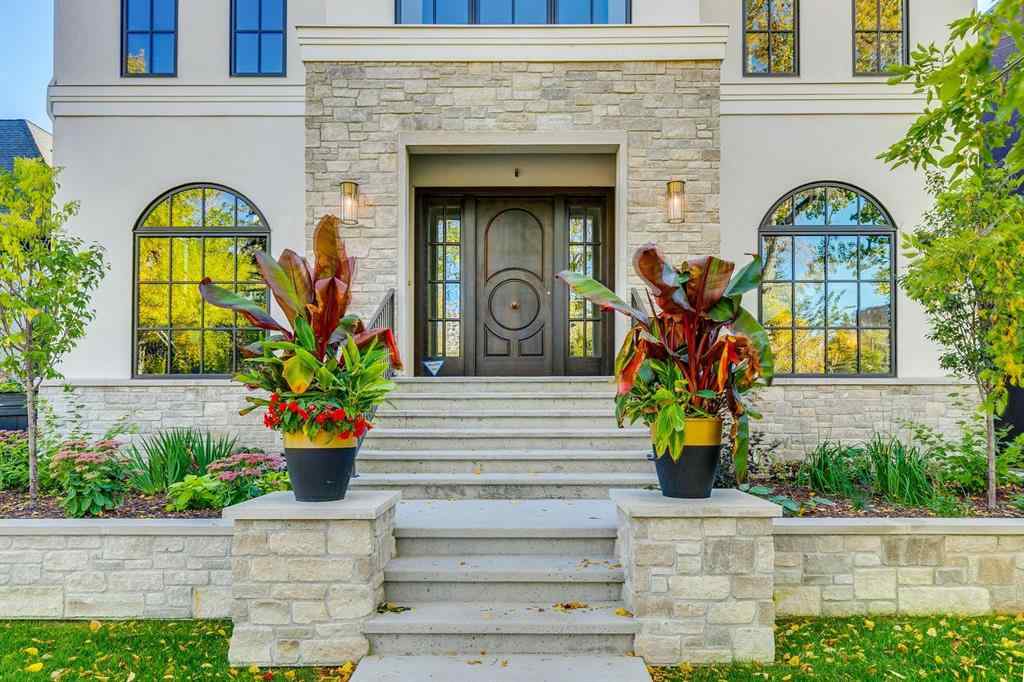 MLS® A2261008 - 109 Roxboro Road SW in Roxboro Calgary, Residential