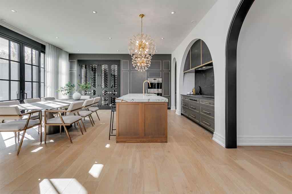 MLS® A2261008 - 109 Roxboro Road SW in Roxboro Calgary, Residential