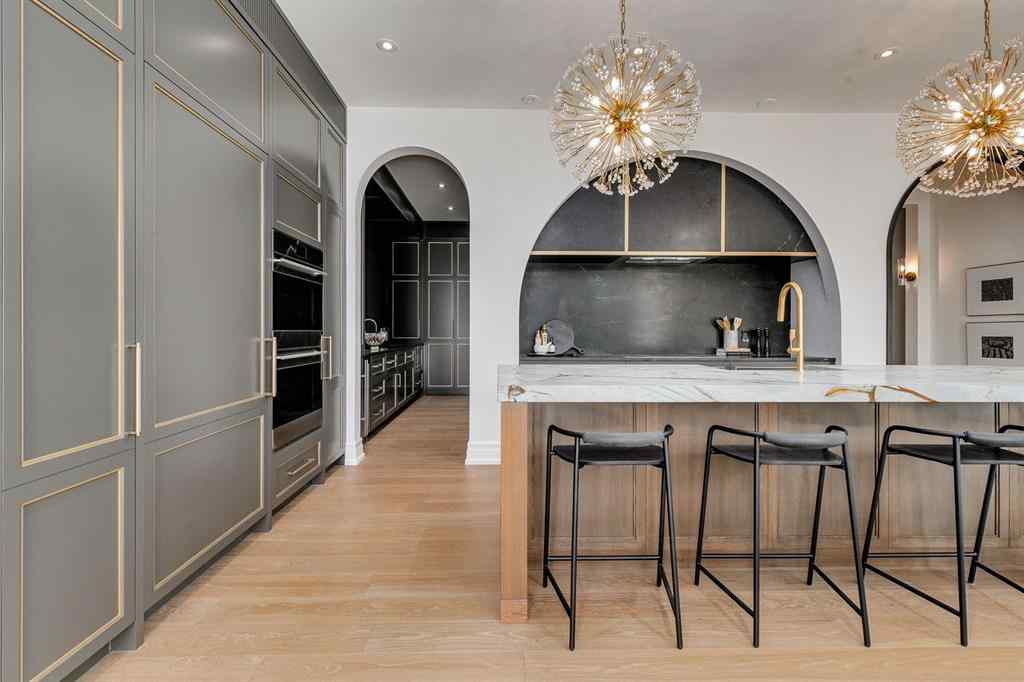 MLS® A2261008 - 109 Roxboro Road SW in Roxboro Calgary, Residential