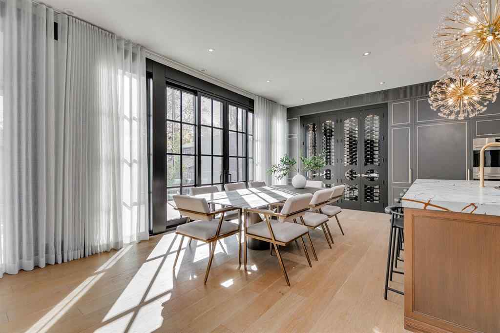 MLS® A2261008 - 109 Roxboro Road SW in Roxboro Calgary, Residential