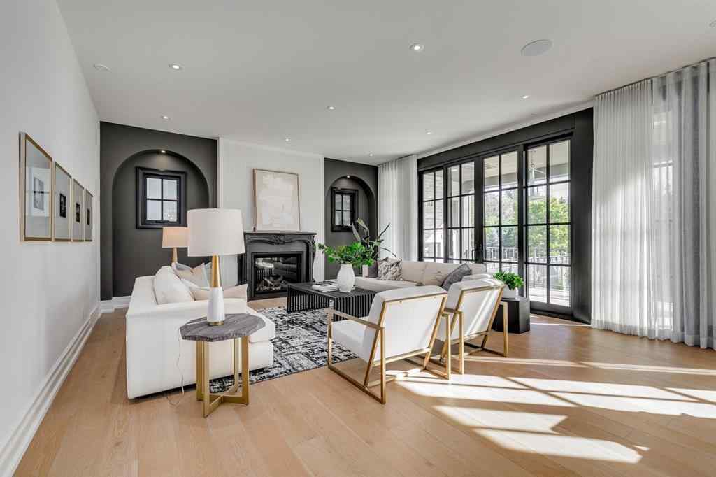 MLS® A2261008 - 109 Roxboro Road SW in Roxboro Calgary, Residential