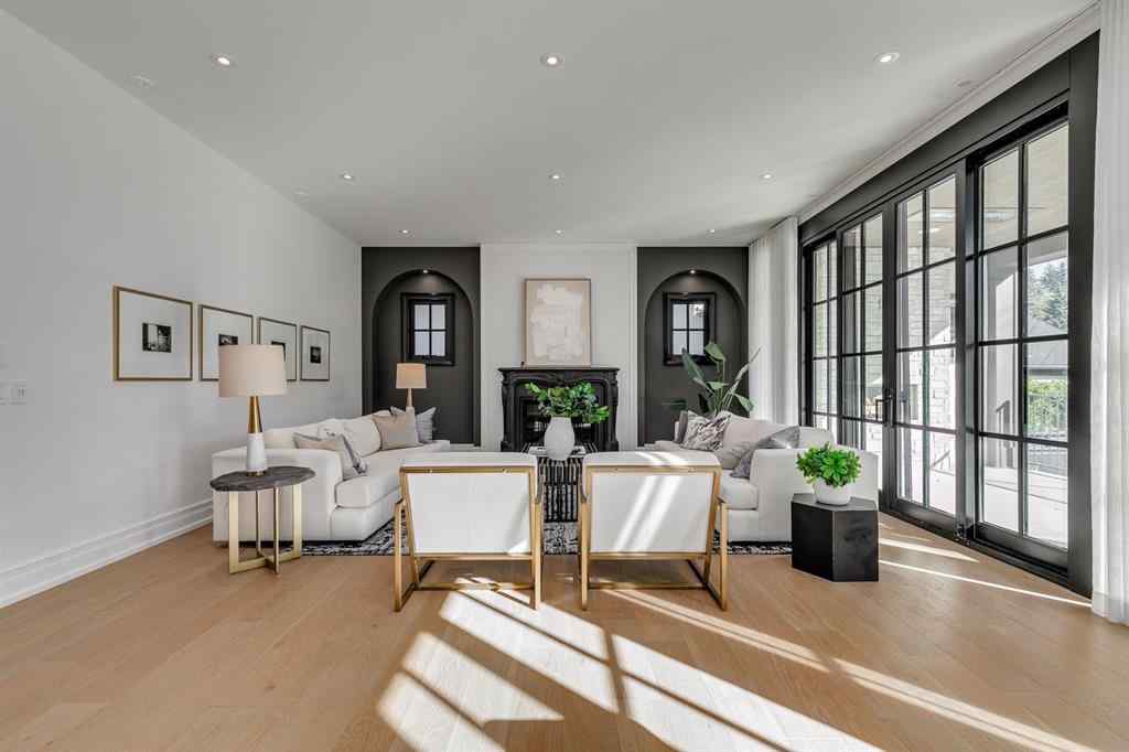 MLS® A2261008 - 109 Roxboro Road SW in Roxboro Calgary, Residential