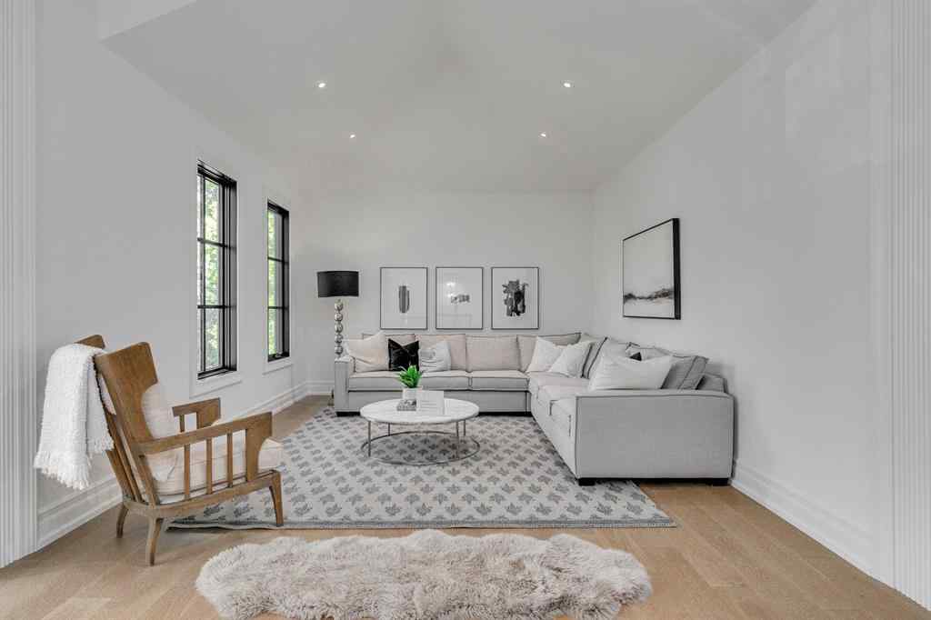 MLS® A2261008 - 109 Roxboro Road SW in Roxboro Calgary, Residential