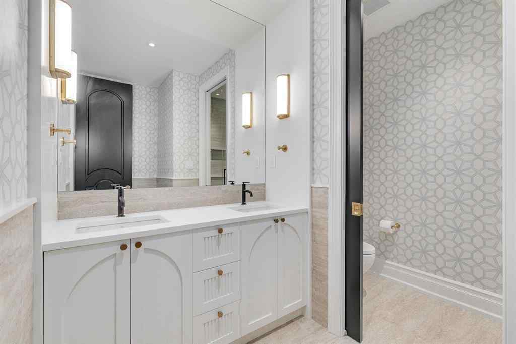 MLS® A2261008 - 109 Roxboro Road SW in Roxboro Calgary, Residential