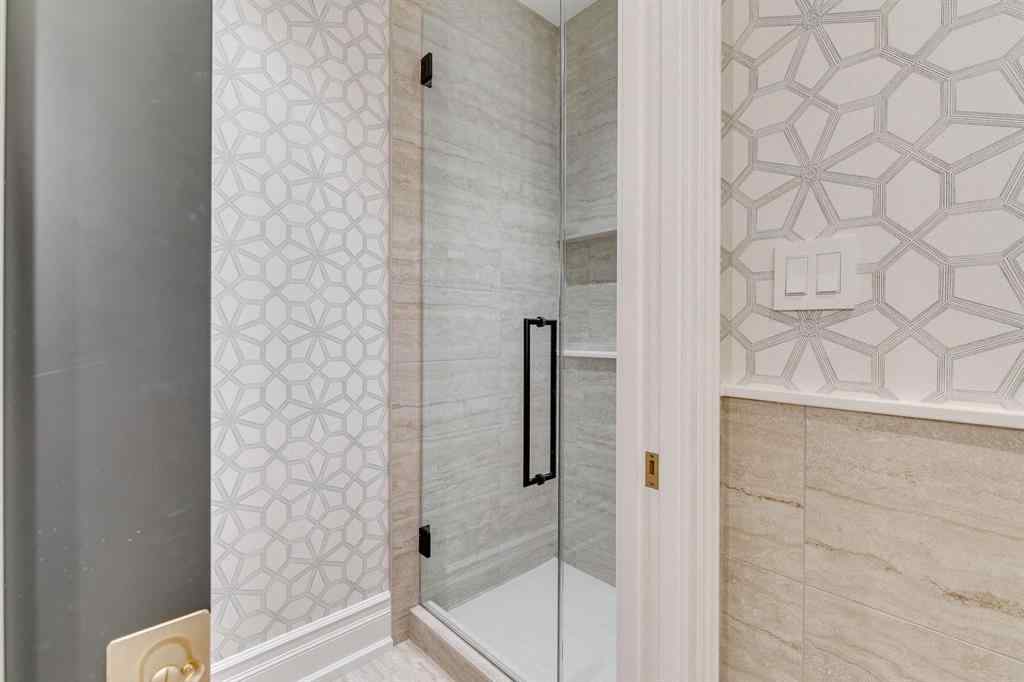 MLS® A2261008 - 109 Roxboro Road SW in Roxboro Calgary, Residential