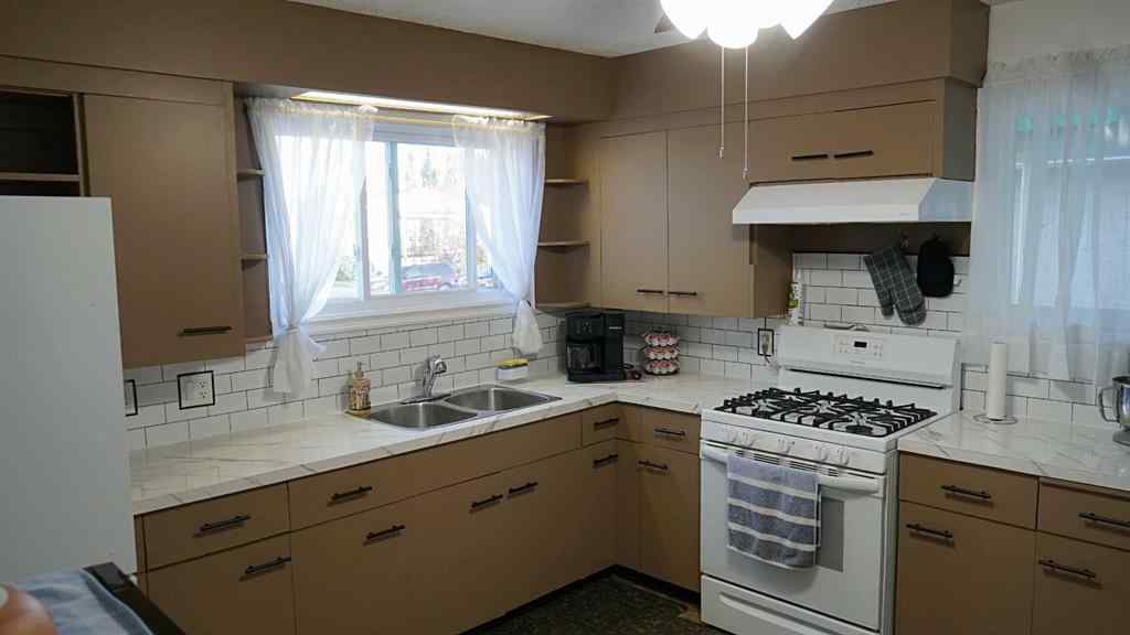 MLS® A2261020 - 5518 50 Street  in Vegreville Vegreville, Residential