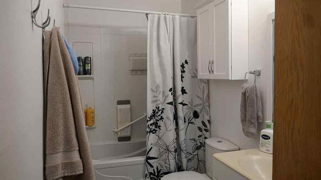 MLS® A2261020 - 5518 50 Street  in Vegreville Vegreville, Residential