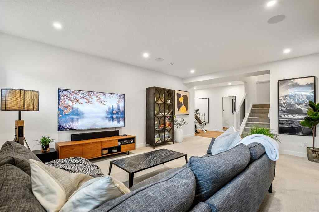 MLS® A2261024 - 70 Treeline Lane SW in Alpine Park Calgary, Residential