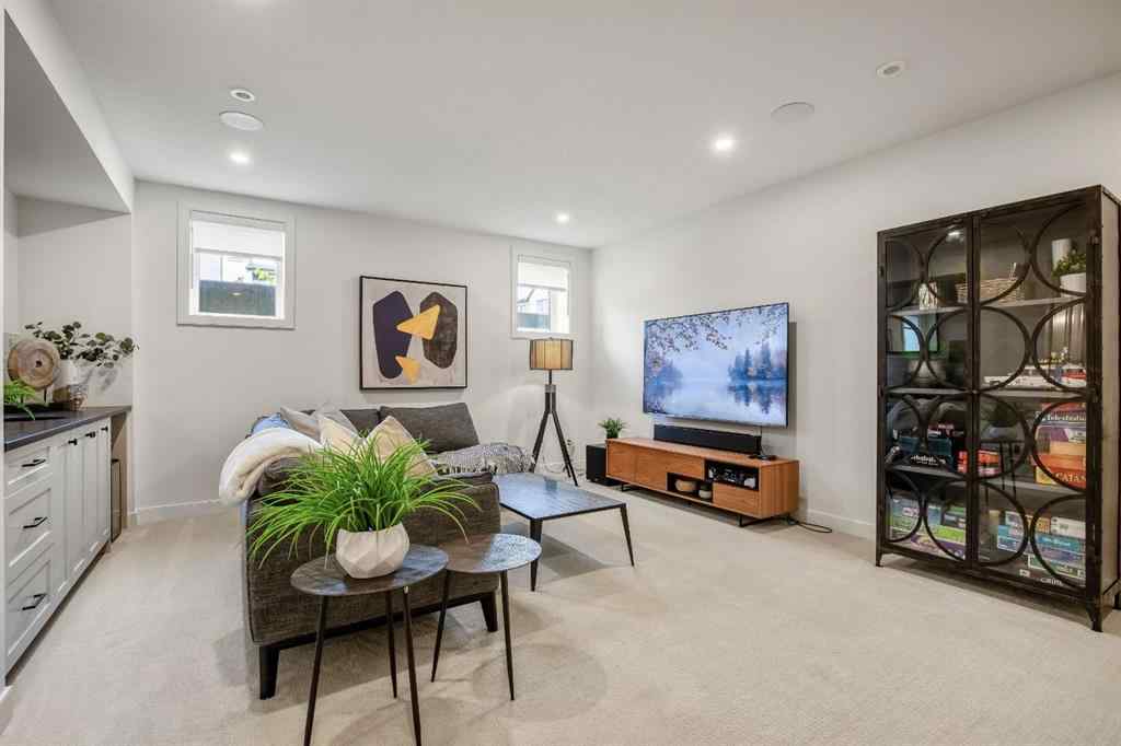 MLS® A2261024 - 70 Treeline Lane SW in Alpine Park Calgary, Residential