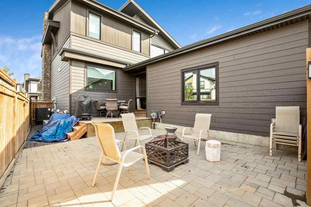 MLS® A2261024 - 70 Treeline Lane SW in Alpine Park Calgary, Residential