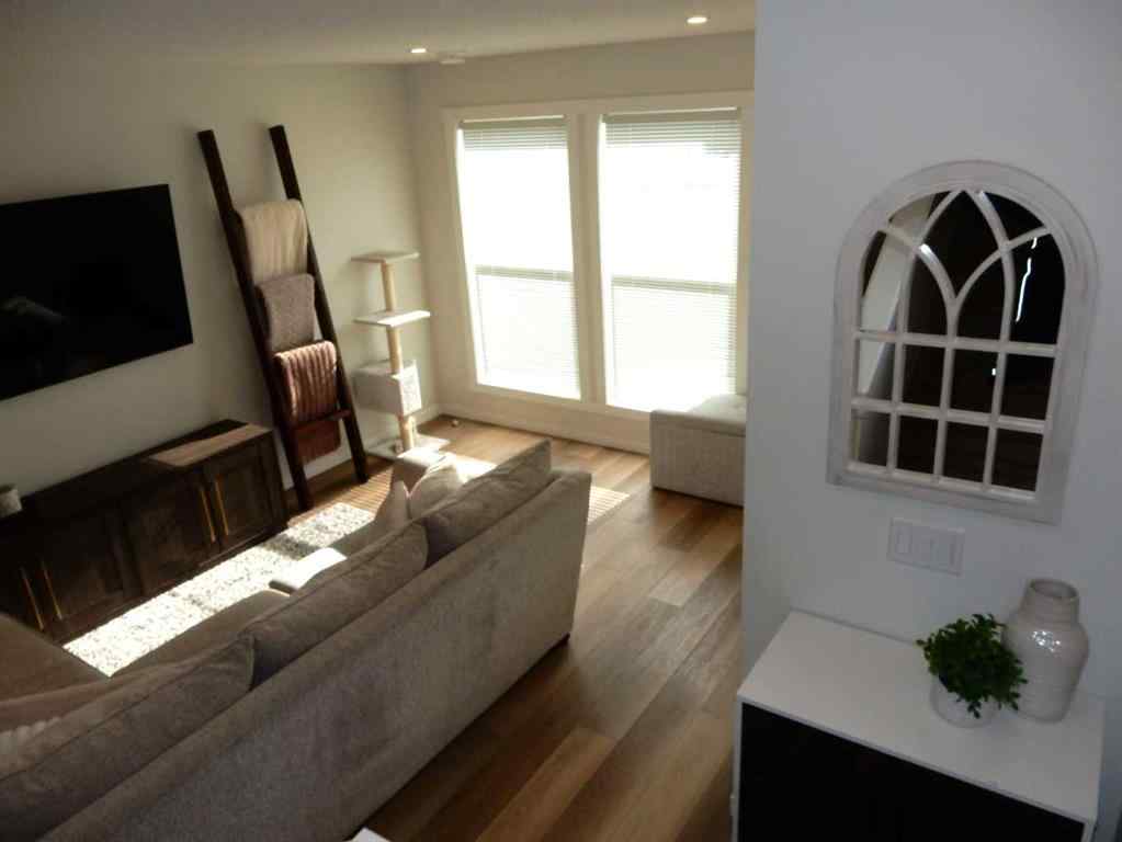 MLS® A2261039 - 352 Cranbrook Square SE in Cranston Calgary, Residential