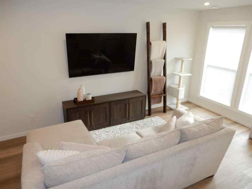 MLS® A2261039 - 352 Cranbrook Square SE in Cranston Calgary, Residential