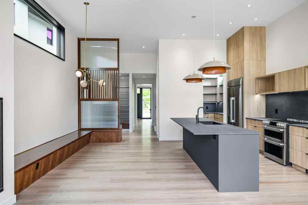 MLS® A2261041 - 3D Willow Crescent SW in Spruce Cliff Calgary, Residential