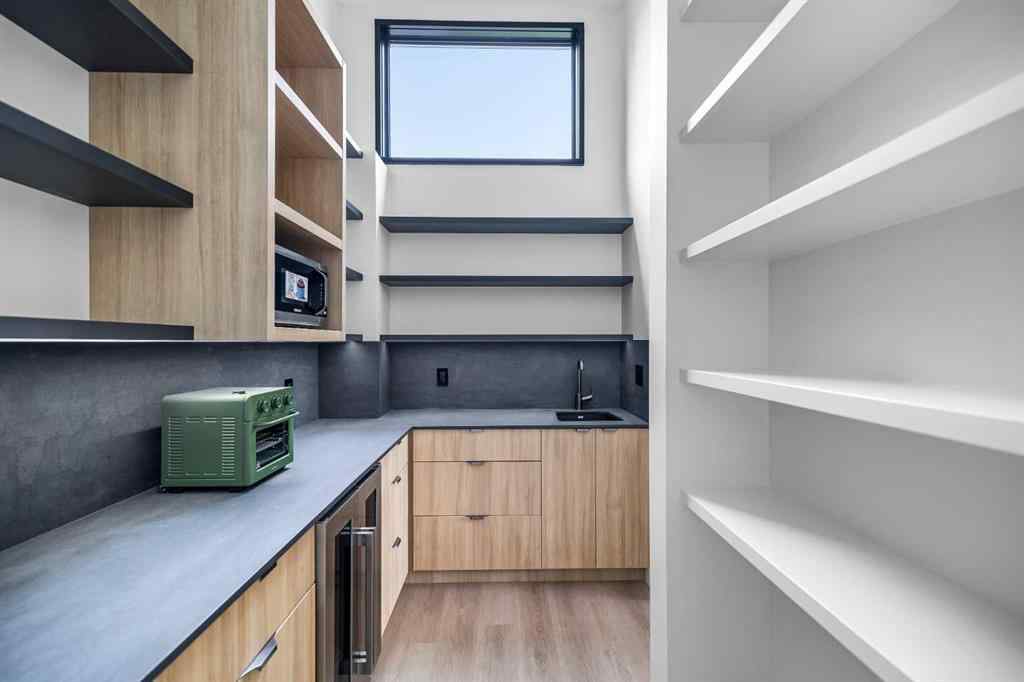 MLS® A2261041 - 3D Willow Crescent SW in Spruce Cliff Calgary, Residential