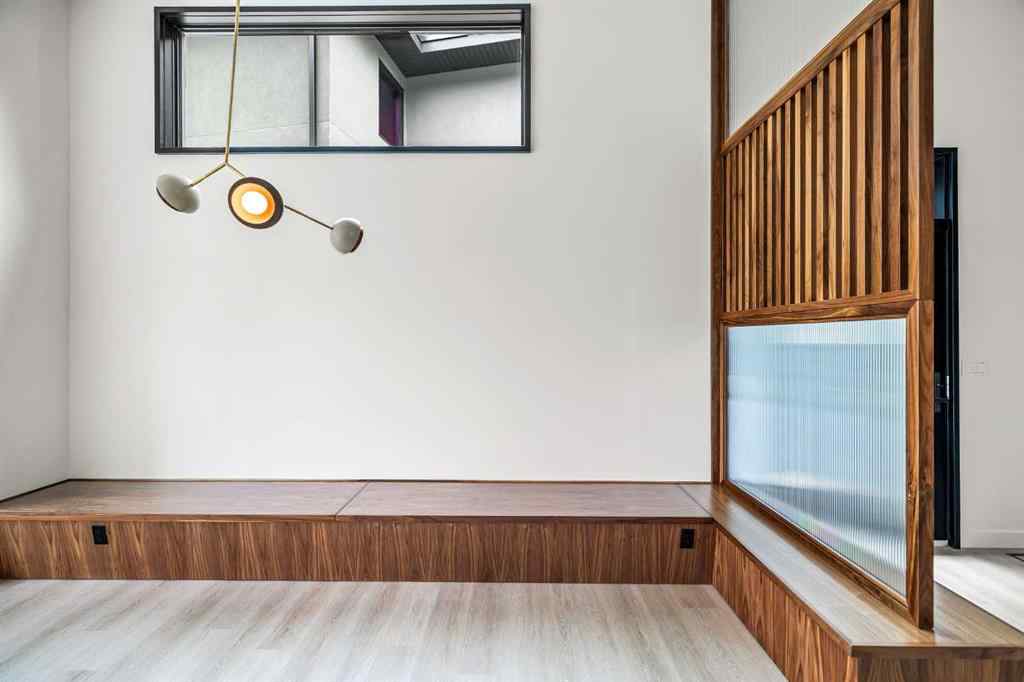 MLS® A2261041 - 3D Willow Crescent SW in Spruce Cliff Calgary, Residential