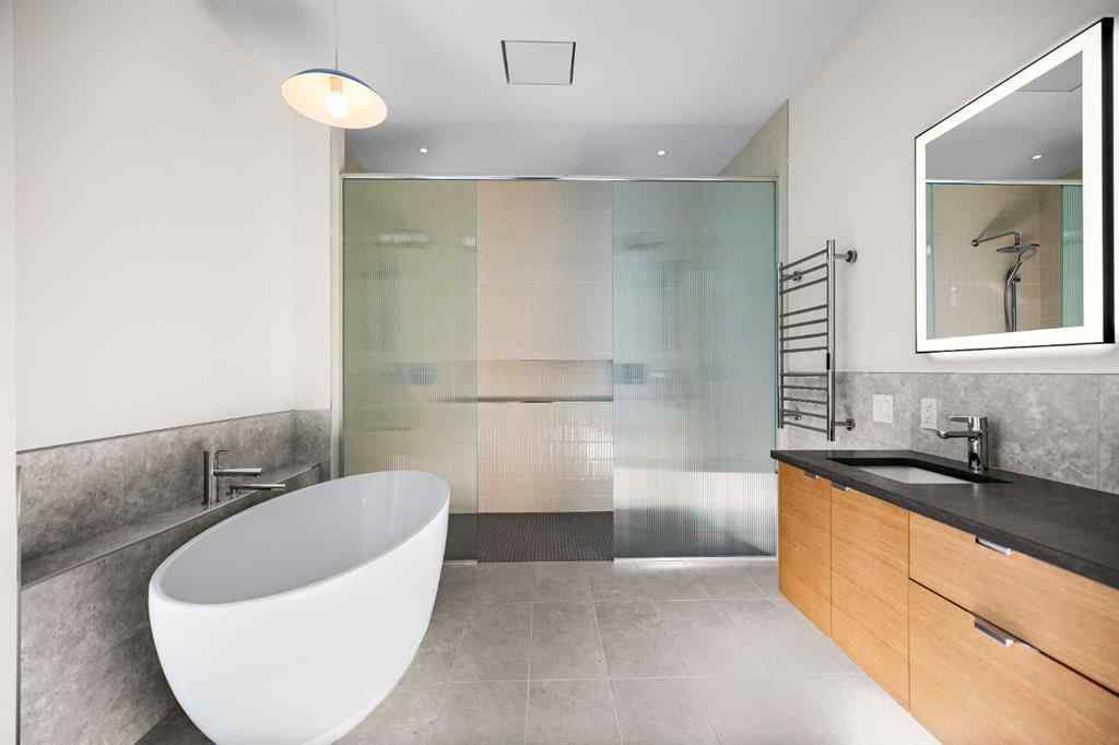 MLS® A2261041 - 3D Willow Crescent SW in Spruce Cliff Calgary, Residential