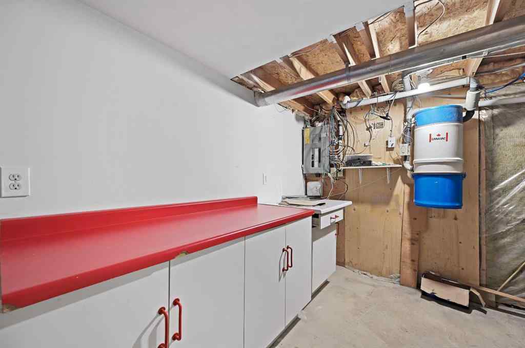 MLS® A2261056 - 24 Laguna Close NE in Monterey Park Calgary, Residential