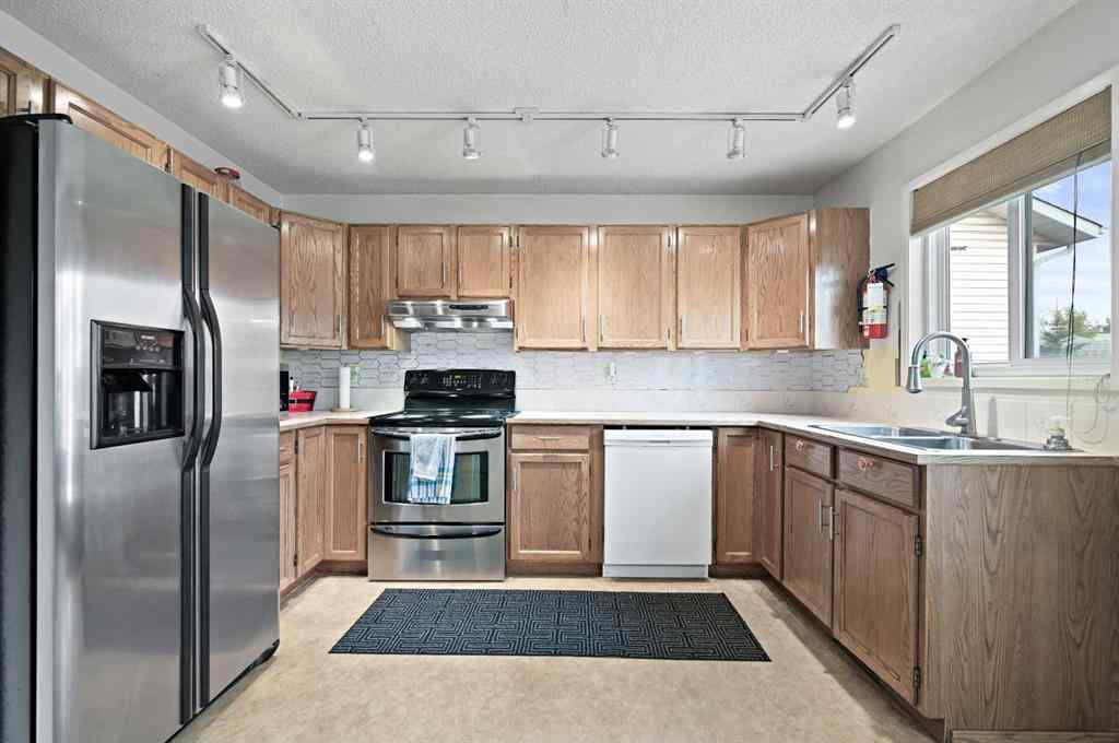 MLS® A2261056 - 24 Laguna Close NE in Monterey Park Calgary, Residential