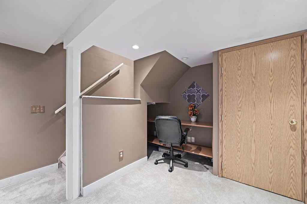 MLS® A2261056 - 24 Laguna Close NE in Monterey Park Calgary, Residential