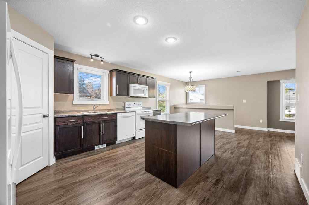 MLS® A2261062 - 4711 48 Street  in East Lloydminster Lloydminster, Residential