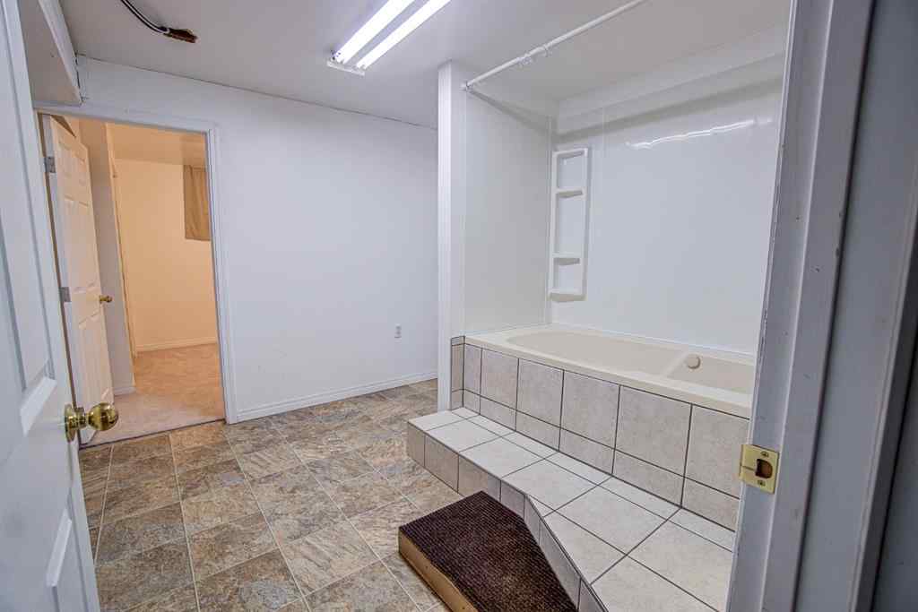 MLS® A2261069 - 4705 3 Street W in NONE Claresholm, Residential