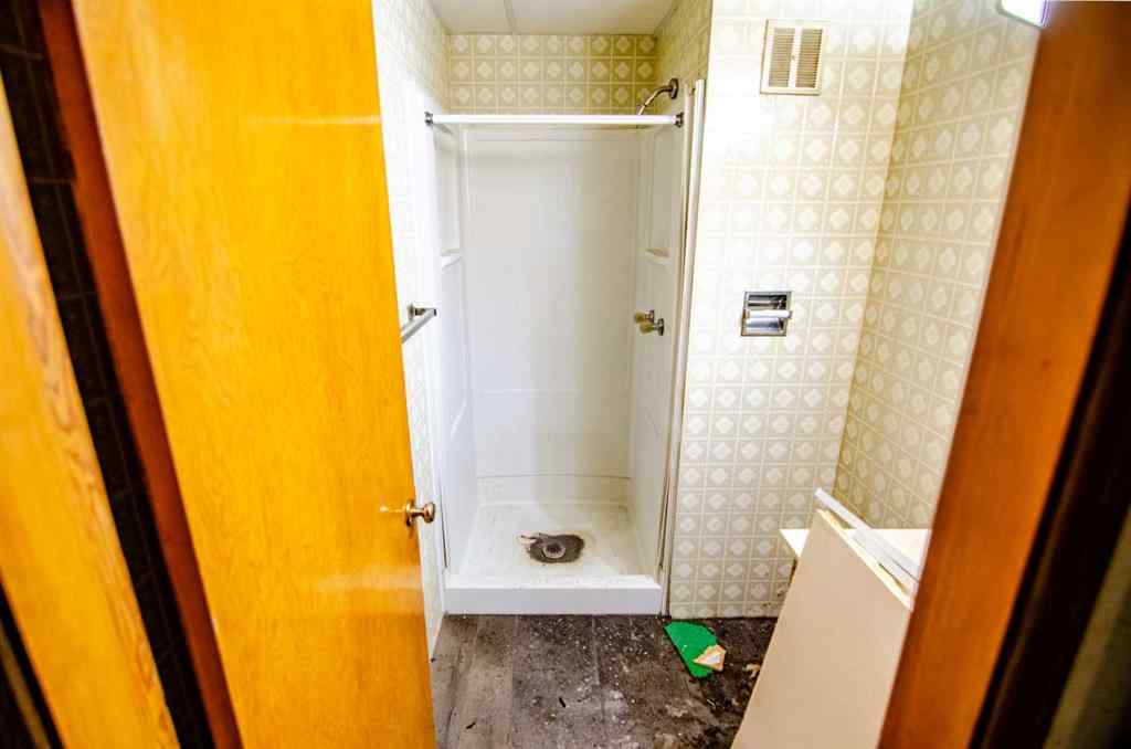 MLS® A2261083 - 5626 42 Street  in West Park Red Deer, Residential