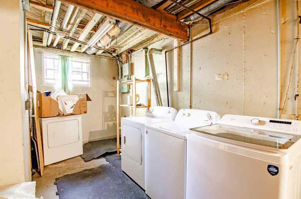 MLS® A2261083 - 5626 42 Street  in West Park Red Deer, Residential