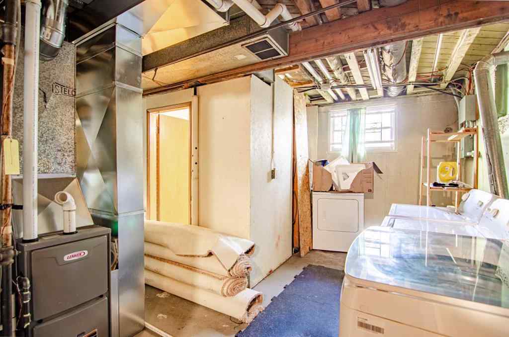 MLS® A2261083 - 5626 42 Street  in West Park Red Deer, Residential