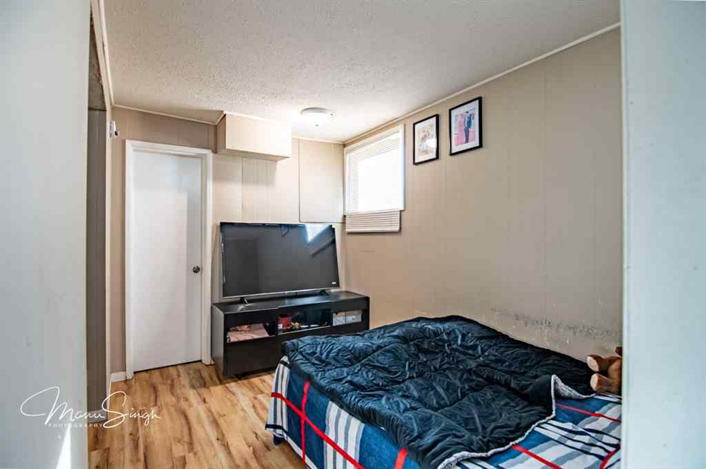 MLS® A2261083 - 5626 42 Street  in West Park Red Deer, Residential