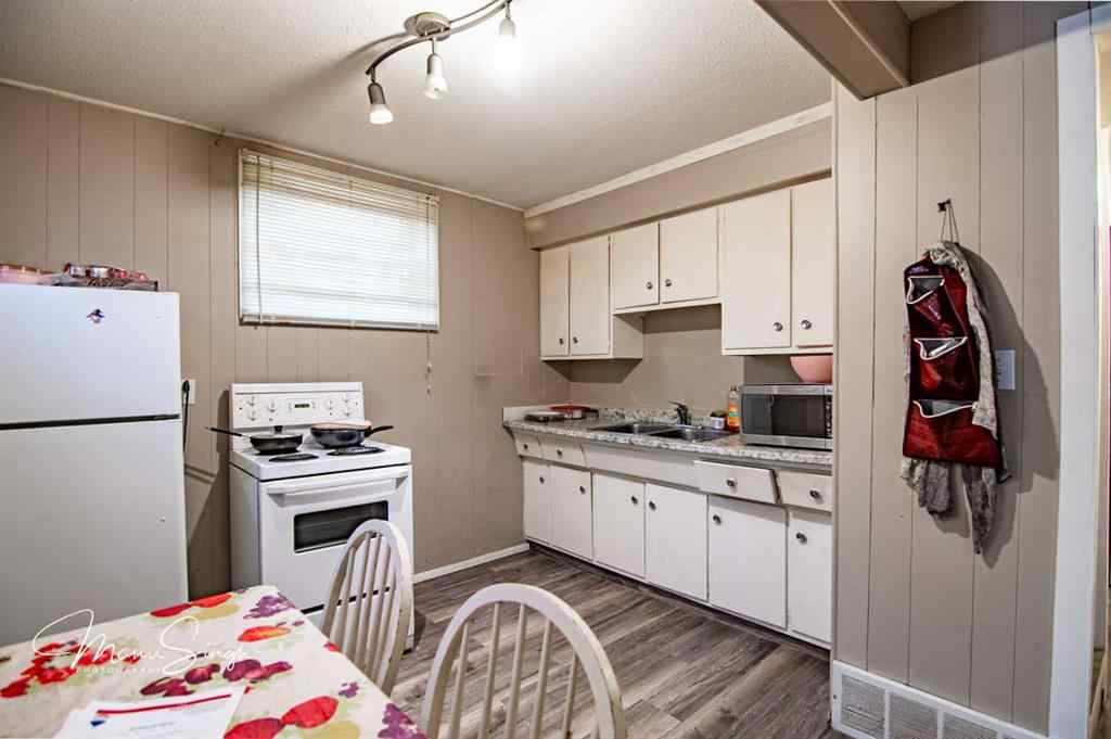 MLS® A2261083 - 5626 42 Street  in West Park Red Deer, Residential
