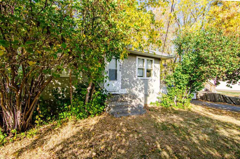 MLS® A2261083 - 5626 42 Street  in West Park Red Deer, Residential