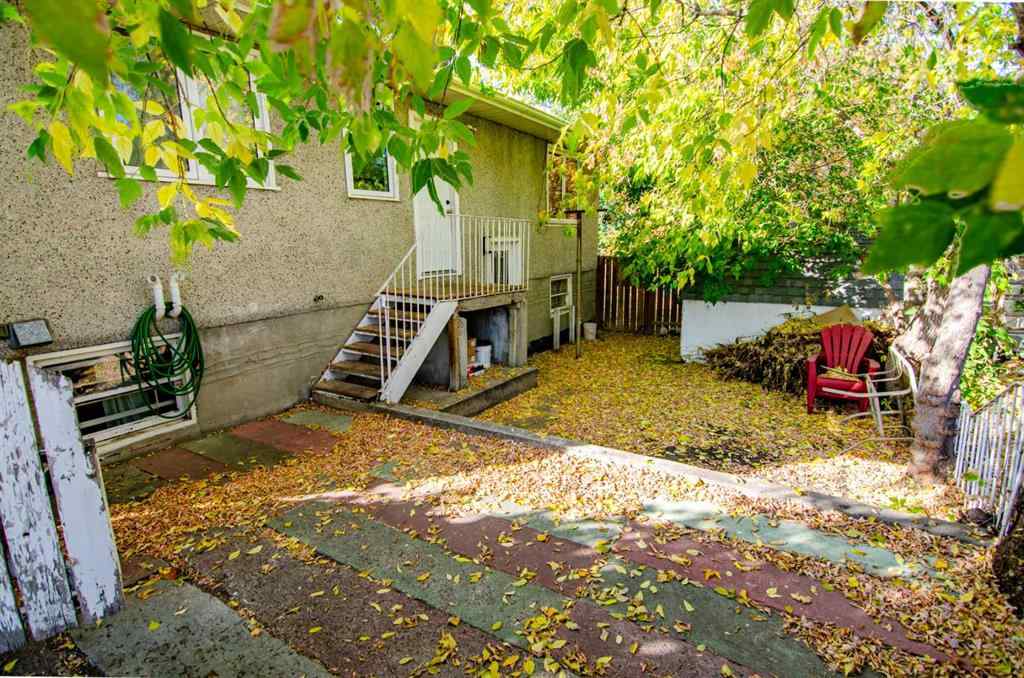 MLS® A2261083 - 5626 42 Street  in West Park Red Deer, Residential