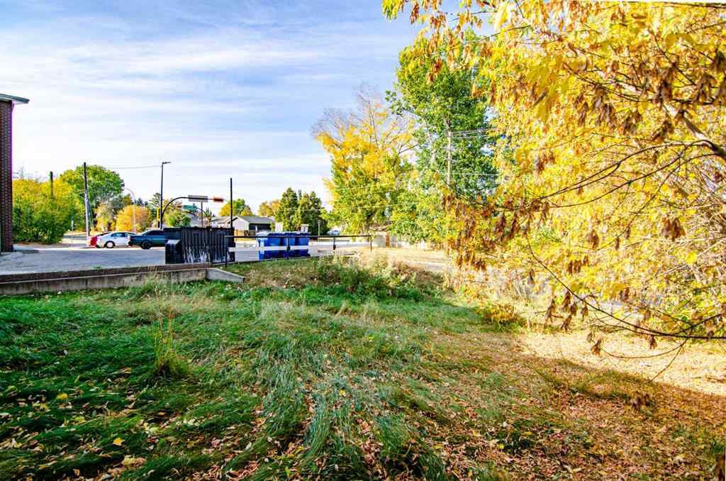 MLS® A2261083 - 5626 42 Street  in West Park Red Deer, Residential