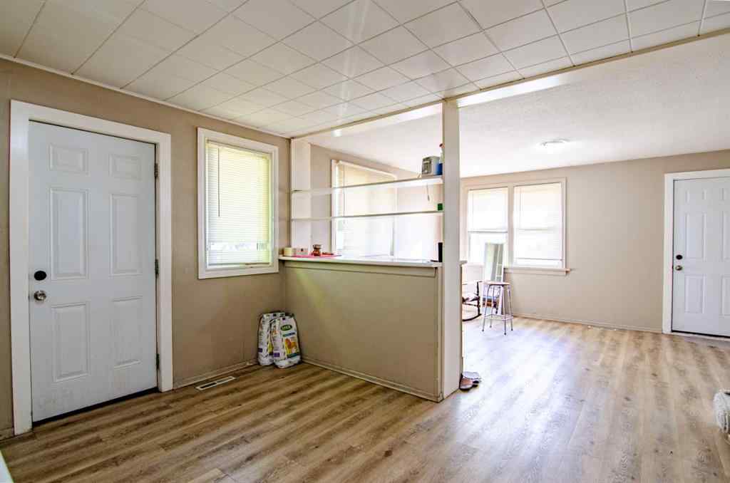 MLS® A2261083 - 5626 42 Street  in West Park Red Deer, Residential