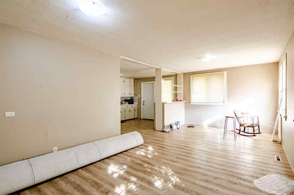 MLS® A2261083 - 5626 42 Street  in West Park Red Deer, Residential