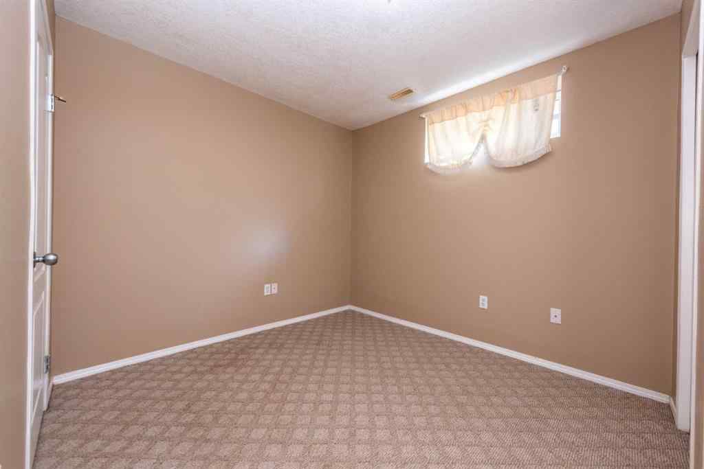 MLS® A2261089 - 17 Royal Birkdale Crescent NW in Royal Oak Calgary, Residential