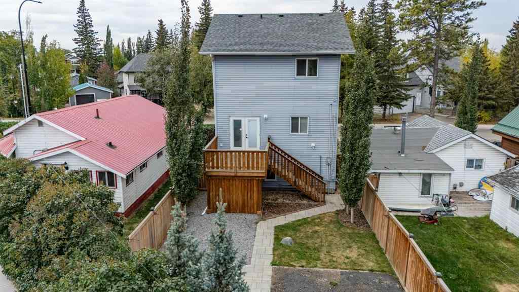 MLS® A2261094 - 5005 40 Street  in Cottage Area Sylvan Lake, Residential