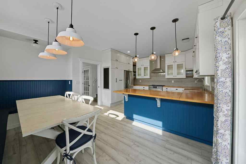 MLS® A2261094 - 5005 40 Street  in Cottage Area Sylvan Lake, Residential